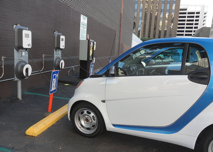 三元锂电池和磷酸铁锂电池对比