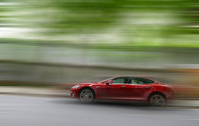 Tesla电动汽车动力锂电池系统安全技术