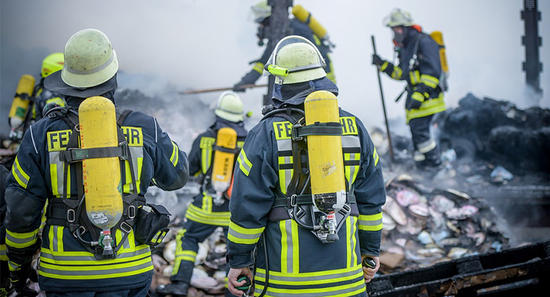 经开区消防支队开展锂电池灭火实验