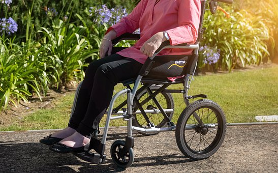 拓尔德电动轮椅锂电池使用寿命及注意事项