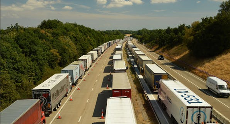 去年新注册登记汽车2690万辆 新能源汽车占比超四成