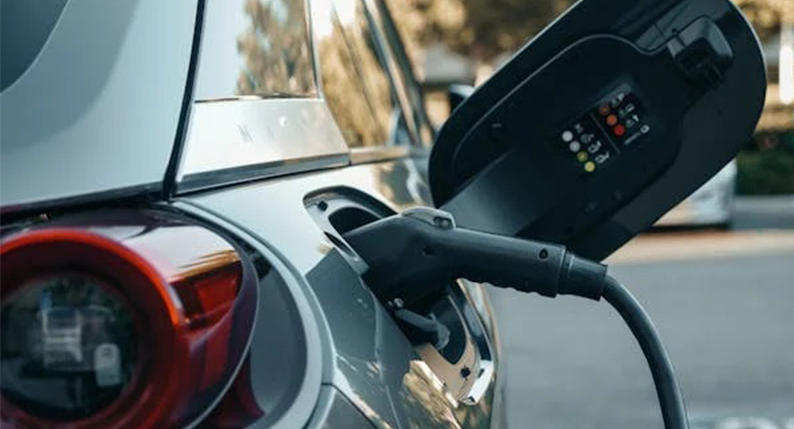 蓄电池电压多少正常？